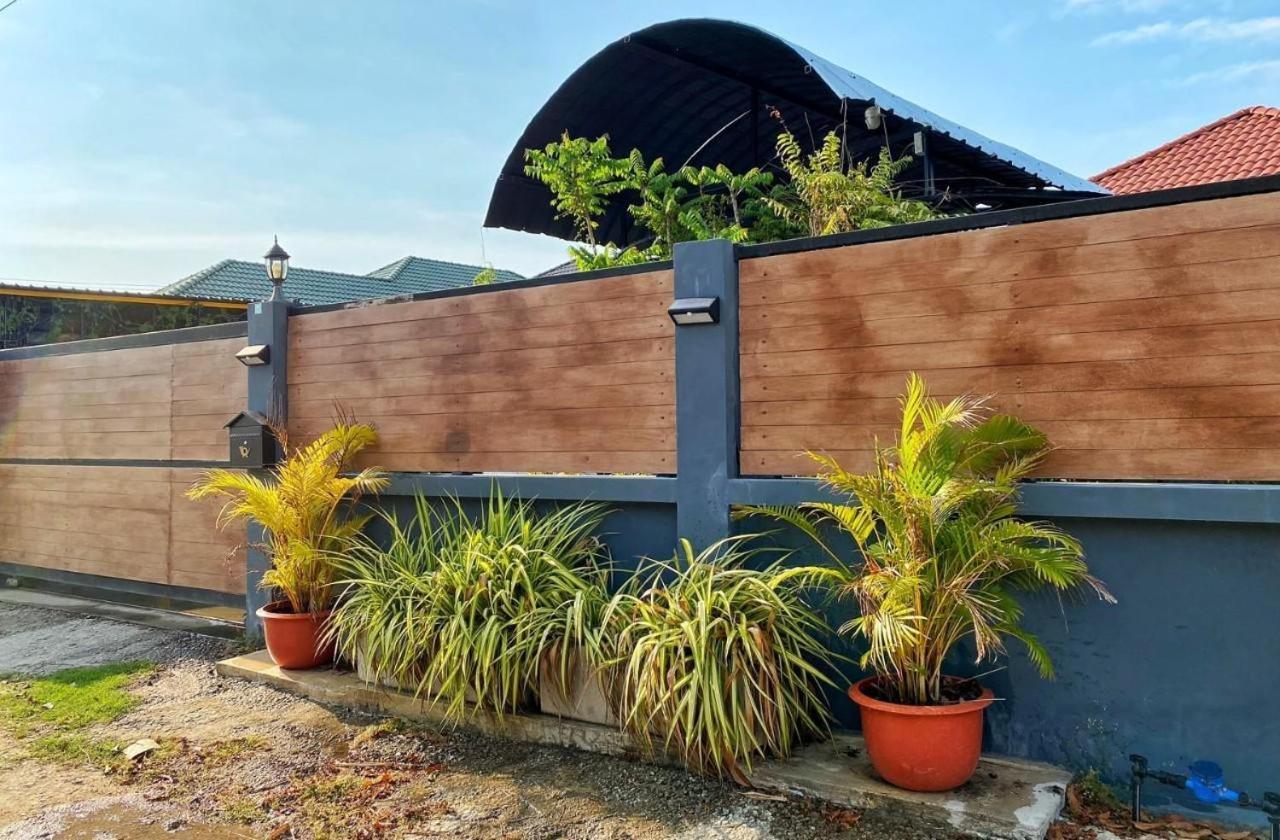 Royale - 3 Bedrooms Private Pool Villa Jomtien Beach